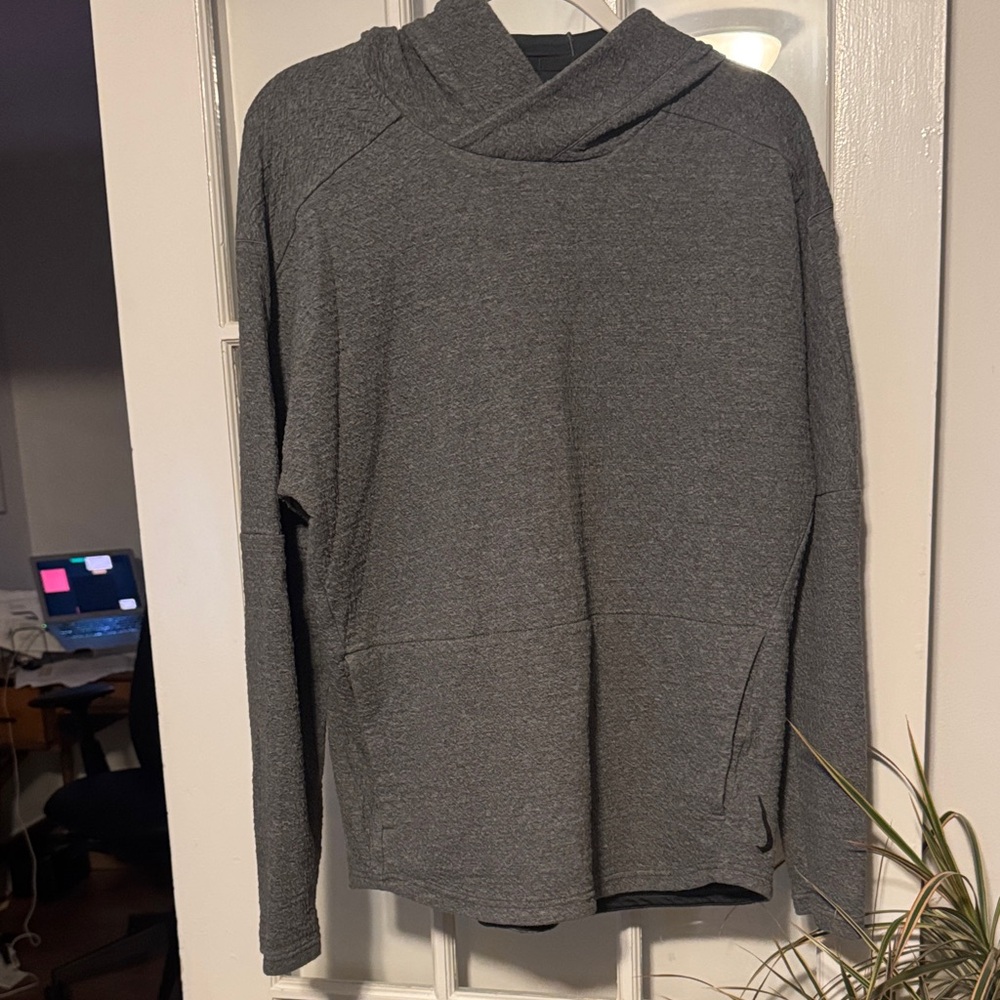 Nike Yoga Dri-FIT Hooded Long Sleeve Top Men’s Large Gray Textured Pullover